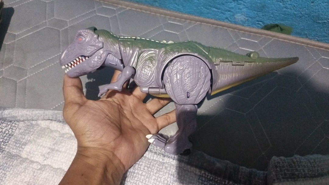 Beast Wars Megatron Transformer Toy (Category: Action & Battle Toys) located in Caloocan City. Submitted by aquasaurus (Listing ID 1451940458, Image 3). Description: - Beast Wars Megatron Transformer Toy - Transforms between Robot and Dinosaur modes - Perfect for collectors - Great display piece.