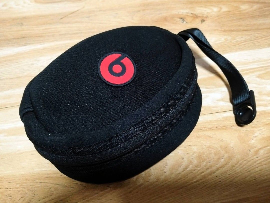 BEATS HEADPHONE CASE (Category: Portable Audio Accessories) located in Cabuyao City. Submitted by trip10clothing (Listing ID 1451920161, Image 3). Description: READ FIRST... FOR SALE: BEATS HEADPHONE CASE Excellent Condition Looks New PRICE: 600 EACH + SF PICK UP OR SHIPPING LOCATION: Cabuyao Laguna -NO COD/COP- DM📩.