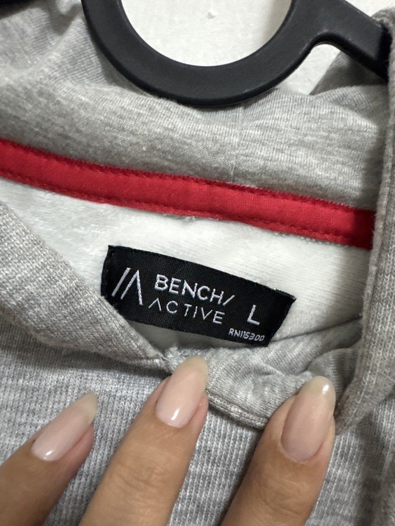 Bench Active Large Grey Hoodie (Category: Hoodies) located in Quezon City. Submitted by fromthreesha (Listing ID 1451969858, Image 2). Description: Rarely used. .