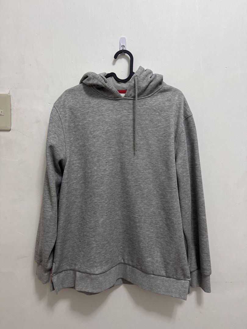 Bench Active Large Grey Hoodie (Category: Hoodies) located in Quezon City. Submitted by fromthreesha (Listing ID 1451969858, Image 1). Description: Rarely used. .