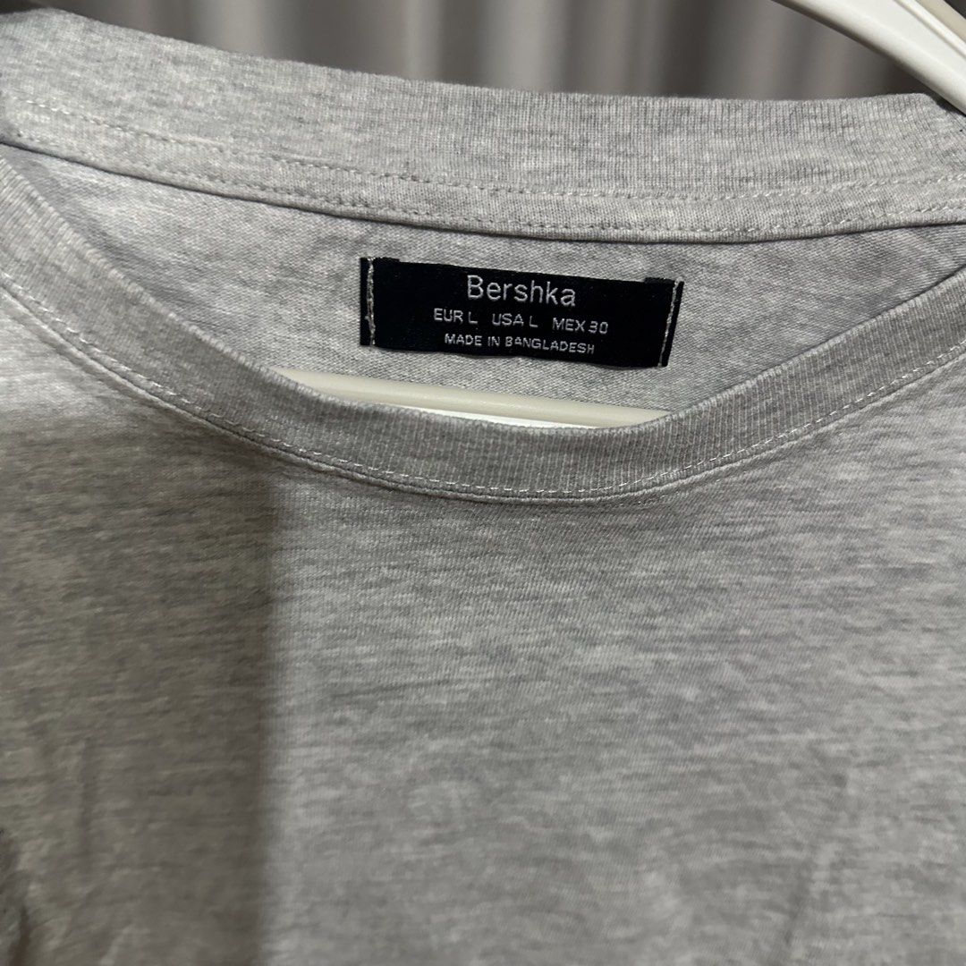 Bershka Grey Cropped T-shirt (Category: Shirts) located in Taguig. Submitted by jedelle (Listing ID 1452010079, Image 3). Description: 💛 Size L 💛 10/10 condition 💛 Check photo for measurements 💛 Model reference size M-semi L 📍BGC.