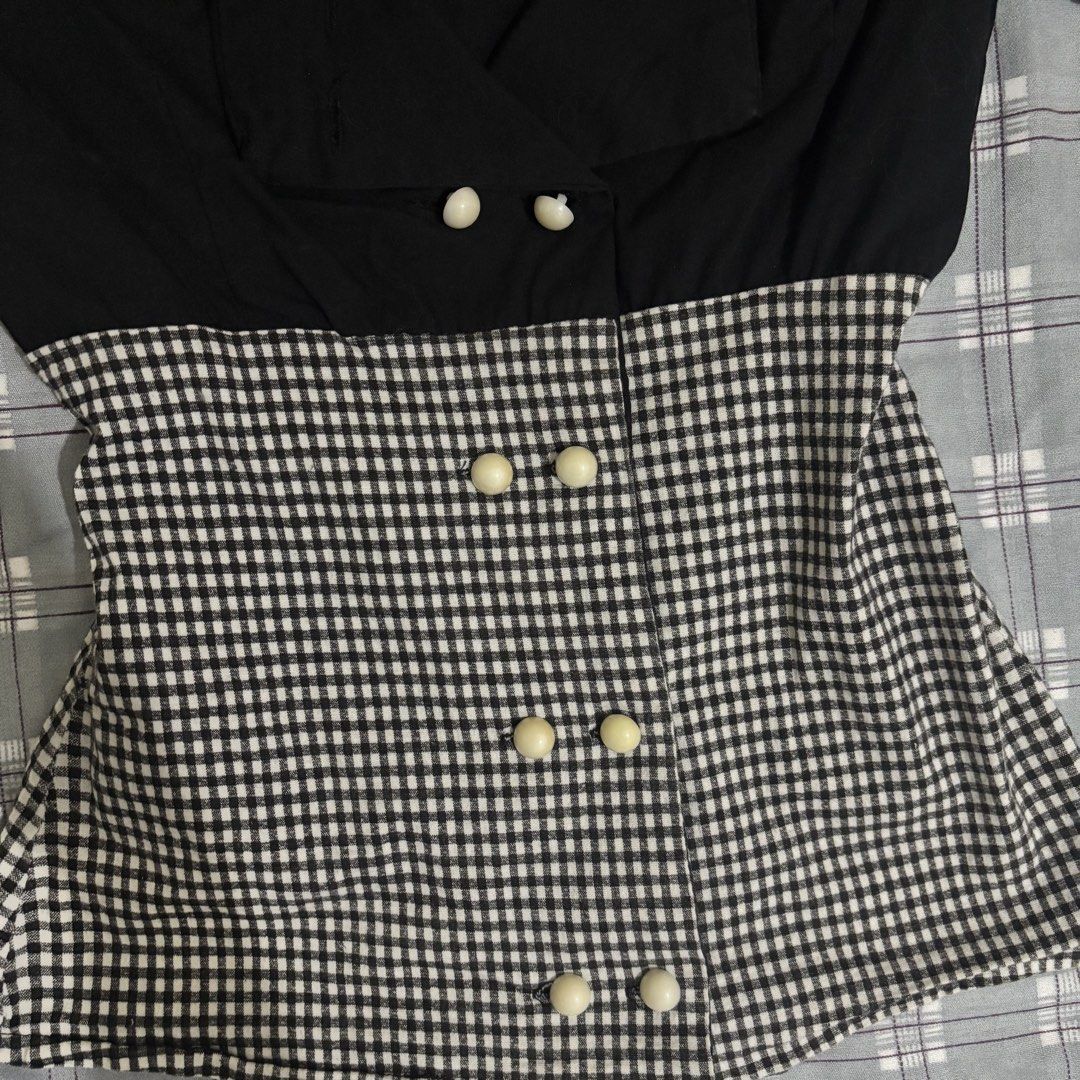 Black & White Gingham Trim Vintage Style Blouse (Category: Blouses) located in Pasig City. Submitted by leandoer96 (Listing ID 1451951731, Image 2). Description: Width: 12 Inch Length: 19" Inch.