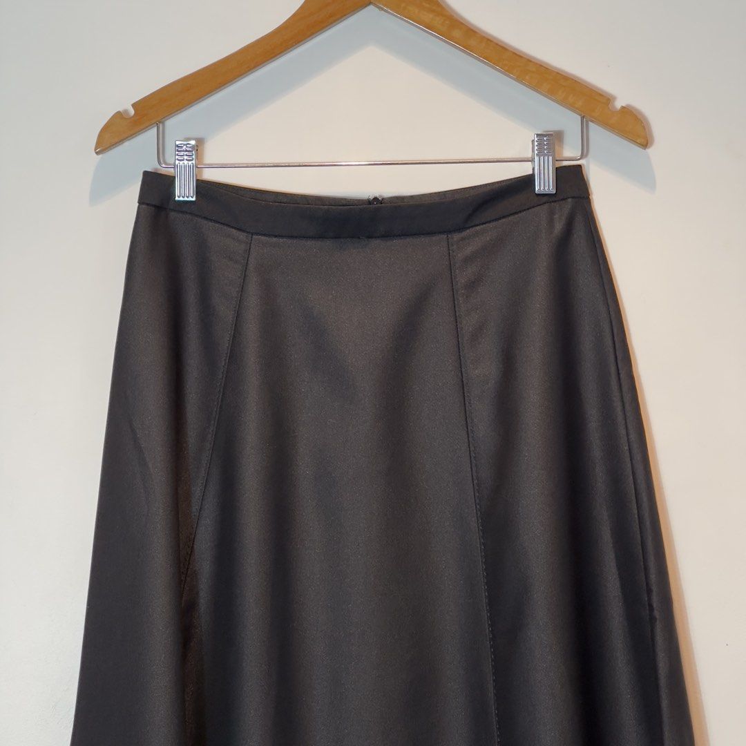 Black A-line Maxi Skirt Medium (Category: Skirts) located in Tarlac. Submitted by kllyctr (Listing ID 1452066892, Image 3). Description: - Classic black maxi skirt - Flattering A-line cut - Falls beautifully - Simple and versatile design - Easy back zipper closure - Perfect for dressing up or down - Ideal for work or casual outings *What you see is what you get *Used but not abused *Accessories not included Shipping: J&T only 😊 1pc - 100 2-3pcs 