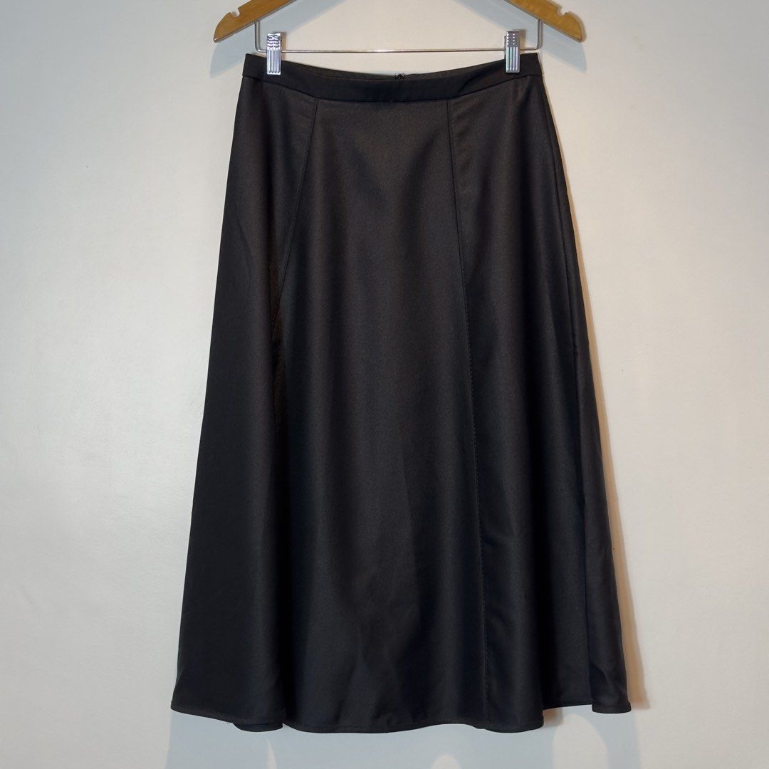 Black A-line Maxi Skirt Medium (Category: Skirts) located in Tarlac. Submitted by kllyctr (Listing ID 1452066892, Image 2). Description: - Classic black maxi skirt - Flattering A-line cut - Falls beautifully - Simple and versatile design - Easy back zipper closure - Perfect for dressing up or down - Ideal for work or casual outings *What you see is what you get *Used but not abused *Accessories not included Shipping: J&T only 😊 1pc - 100 2-3pcs 