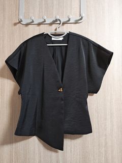 (Category: ) located in . Submitted by fashionistatrove (Listing ID 1452063177, Image 1). Description: .