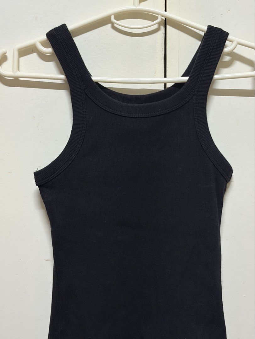 black basic top (Category: Sleeveless) located in Naga. Submitted by blairdorf (Listing ID 1452024323, Image 2). Description: cut out tag .