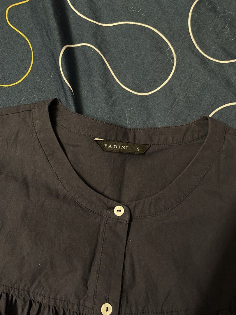 Blouse (Category: Blouses) located in Bayan Lepas. Submitted by fiaaznia (Listing ID 1451940684, Image 3). Description: S-small L In blue black.