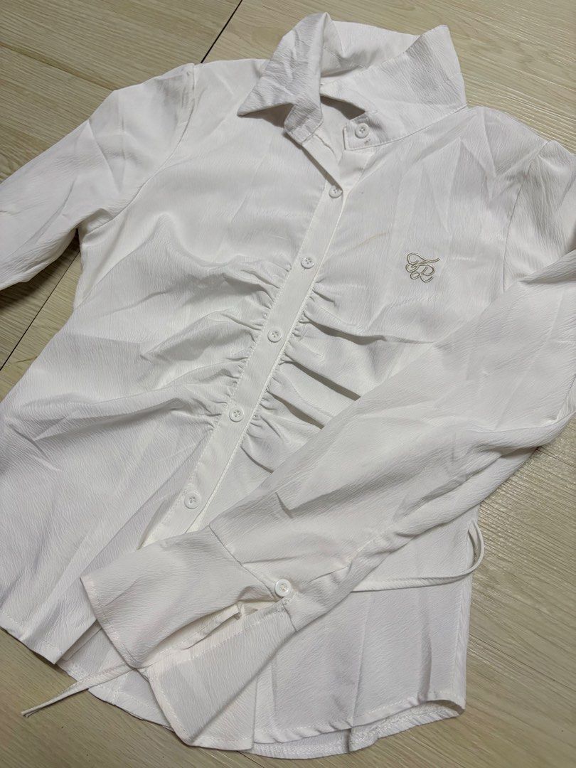 BLOUSE ALL RM5-10/each (Category: Blouses) located in Rompin. Submitted by ainnnsyamiraaa (Listing ID 1451906543, Image 2). Description: Hi i dah habis belajar so nak letgo baju baju pergi kelas mur mur je, price range RM5-10. Please help a sister out 🥹 for reference; 151cm & 48kg .
