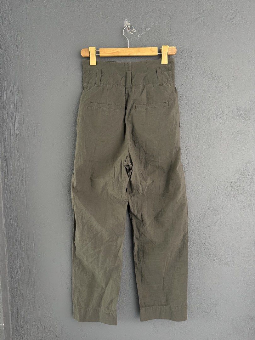 Brunello Cucinelli High Waisted Pants (Category: Luxury Apparel) located in Pasig City. Submitted by worn2wice (Listing ID 1451989914, Image 2). Description: Size 38 EUR Measurements W 27 L 41.5 H 7.5 Excellent condition.