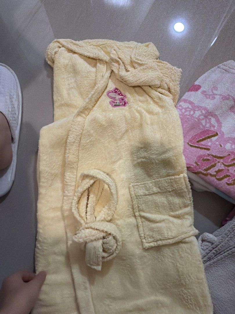 Bundle Children's Bathrobes and Hooded Towels Bundle (Category: Babies & Kids Fashion) located in Taguig. Submitted by declutterjam (Listing ID 1452004290, Image 2). Description: .