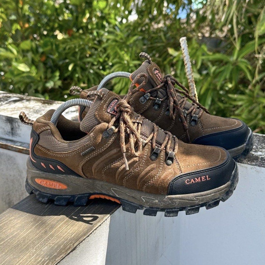 Camel Brown Hiking Shoes (Category: Sneakers) located in Dasmarinas. Submitted by syrinemaine (Listing ID 1451937703, Image 1). Description: Eur 41 25.5 cm Mens 7 Womens 8 Also bought here from carousell @johnprelove Sobrang solid ng quality pramis Maliit lang talaga sakin May sole separation sa harap ng kaunti pero madali na mapayos sa cobbler yan kahit 100 Offer lang willing to let go.