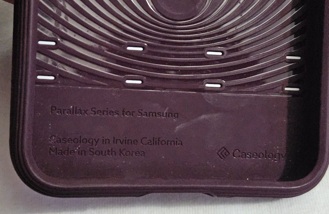 Caseology Case for Samsung Galaxy S23 (Category: Cases & Sleeves) located in Makati City. Submitted by KuWeLaDevil01 (Listing ID 1451965762, Image 3). Description: Caseology Parallax Series A phone case for your Samsung Galaxy S23. It is burgundy colored with textured geometric patterns and a rose gold accent. It is still also a bit tough, as some people here say, "makunat pa." I don't know if I got that right. We require payment first, accepting