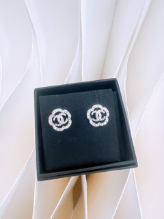 （分類：）位於 。 由 heras.luxury 提交（商品編號 1451990787，圖片 1）。簡介： 。