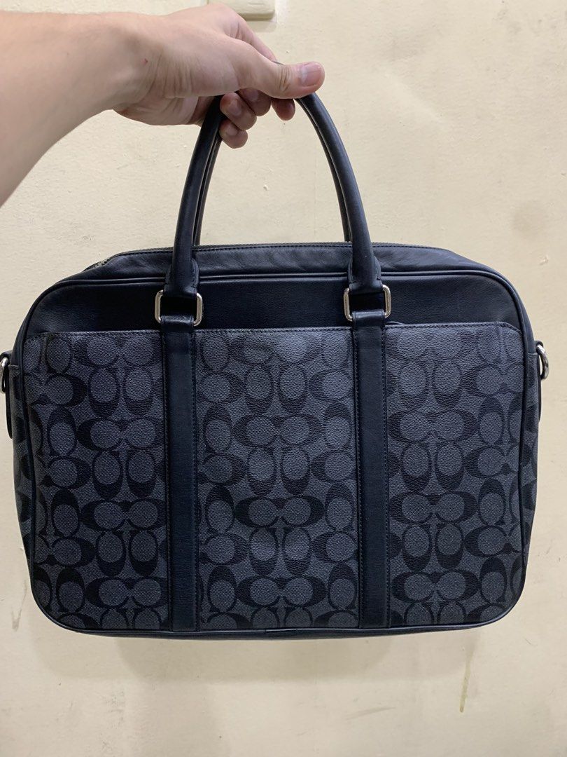 Coach Briefcase (Category: Briefcases) located in Bacolod City. Submitted by d_archives (Listing ID 1451994466, Image 1). Description: Coach Briefcase.
