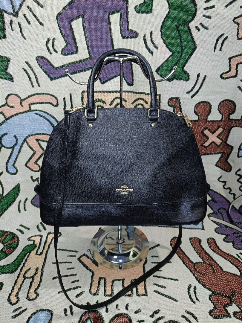 Coach Sierra Satchel 457424 (Category: Luxury Bags & Wallets) located in Taguig. Submitted by handpickedreplay (Listing ID 1452097448, Image 1). Description: Coach Sierra Satchel 457424 👽 Authentic, made in the Philippines, ykk zip. Excellent condition ang body, shiny ang leather. Minimal sign of usage sa rubber lining ng handle and sling but not visible kasi black. Malinis ang inside compartments, no rubs or scratches sa body. Minimal fadings s