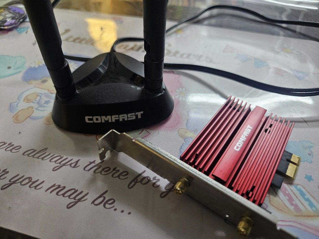 COMFAST CF-AX200 Plus AX3000M 無線網卡 + 藍牙 5.0 （分類：Wifi及上網相關產品）位於 Hong Kong。 由 k.fat 提交（商品編號 1452068660，圖片 2）。簡介： COMFAST CF-AX200 Plus PCI-E 無線網卡，支援 AX3000M 速度。內置藍牙 5.0 功能。Intel AX200 晶片，雙頻支援。有埋天線同散熱片。裝喺電腦度，上網打機都快啲。。