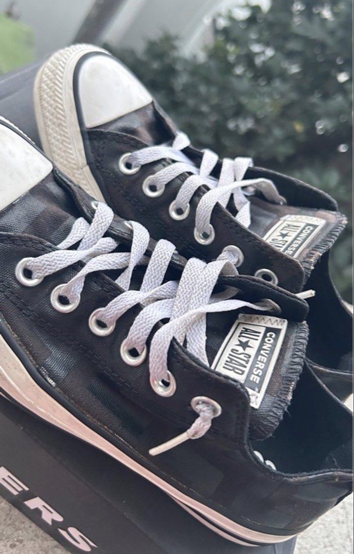Converse All Star Chuck Taylor Low Top Sneakers (Category: Sneakers) located in Marikina City. Submitted by chartan15 (Listing ID 1452024988, Image 3). Description: Still thick insole and outsole.