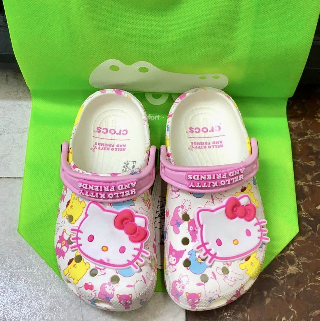 Crocs kids girl boy (Category: Babies & Kids Fashion) located in Manila. Submitted by prettyemz (Listing ID 1451973766, Image 2). Description: Kids crocs slippers Boy girl.