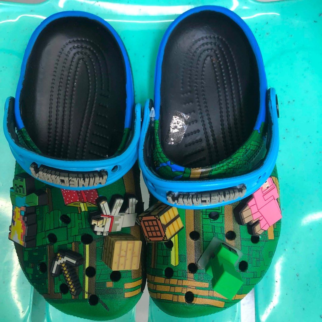 Crocs kids girl boy (Category: Babies & Kids Fashion) located in Manila. Submitted by prettyemz (Listing ID 1451973766, Image 3). Description: Kids crocs slippers Boy girl.