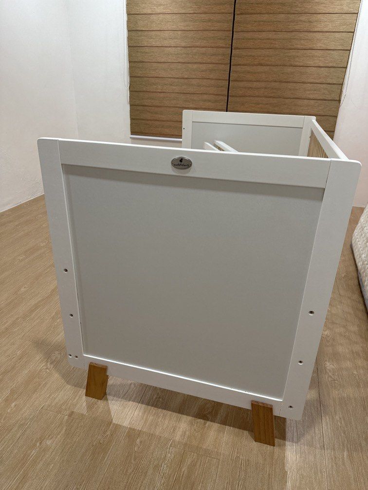 Cuddlebug Carson Crib w/ Tiny Winks Mattress with freebies (Category: Cots & Cribs) located in Manila. Submitted by luckydealshub (Listing ID 1452039445, Image 3). Description: w/ free 32 bamboo bed sheets w/ free pillow and bolsters with bamboo pillowcases.