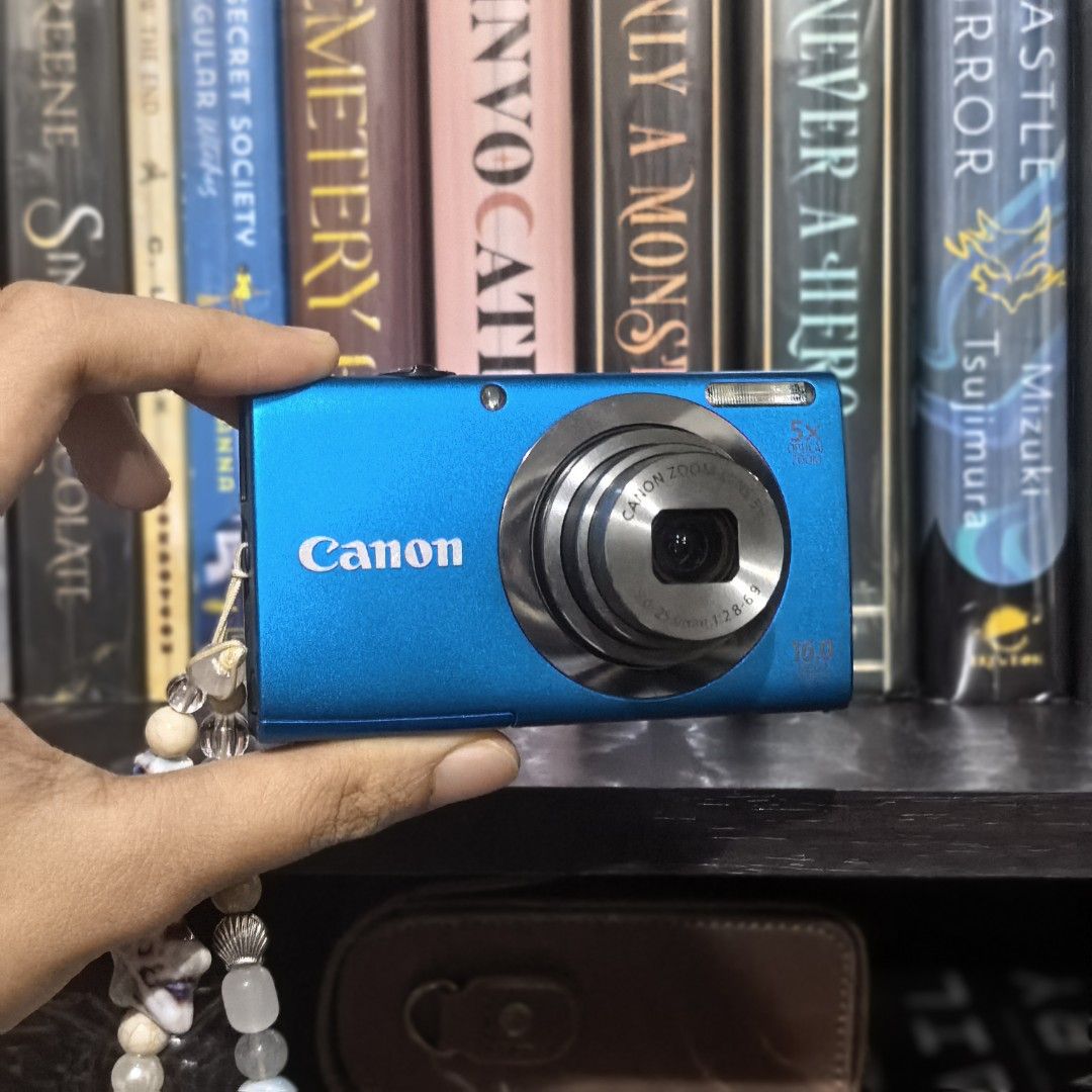 [DIGICAM/DIGITAL CAMERA WITH BOX] Canon A2300 HD (Category: Cameras) located in Las Pinas. Submitted by nicsknacksandbooks (Listing ID 1452062682, Image 1). Description: Issue: LCD burn (as seen sa pic) ---- Working flash, zoom, and all buttons Mop: Gcash (NO COD) Mod: Direct J&T, Lalamove.