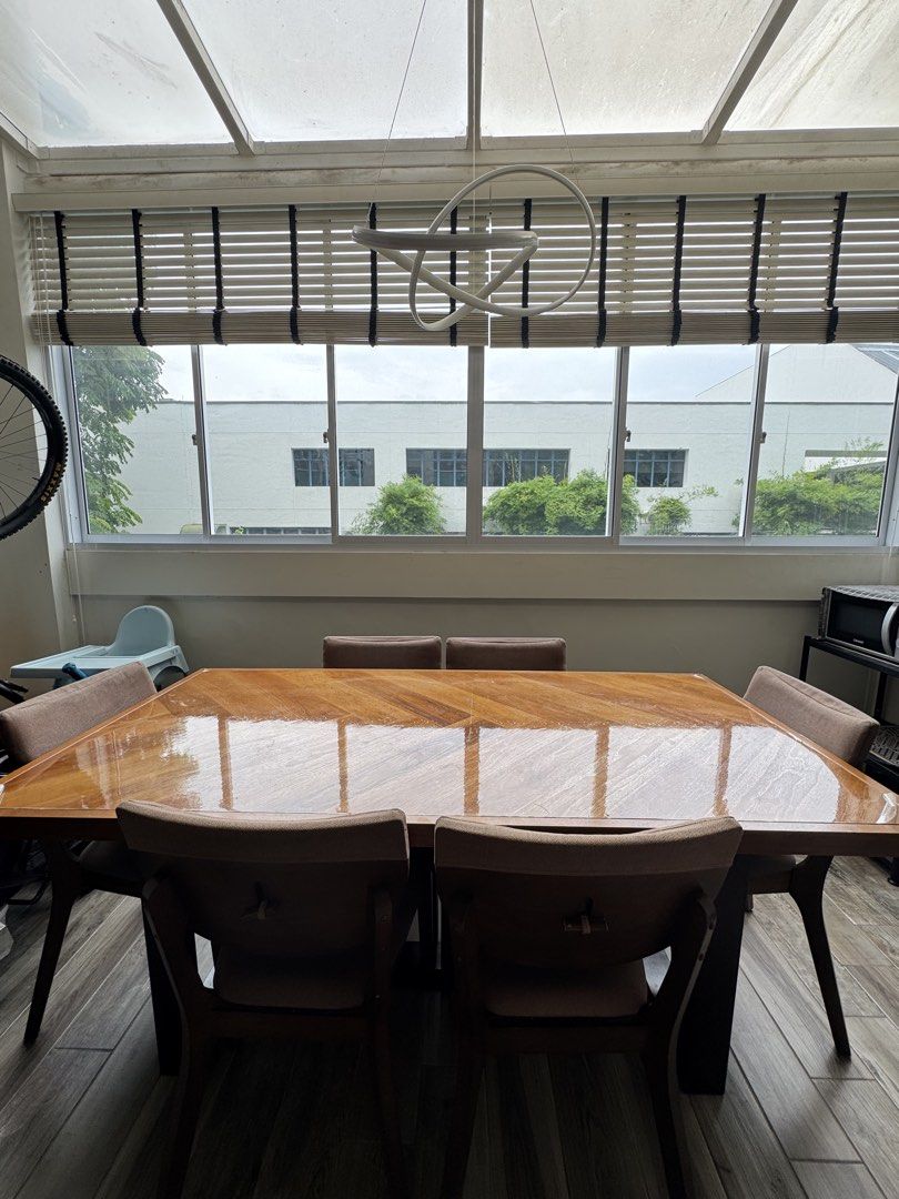 Dining table (Category: Tables & Sets) located in Singapore. Submitted by karftwerks (Listing ID 1451917606, Image 1). Description: .