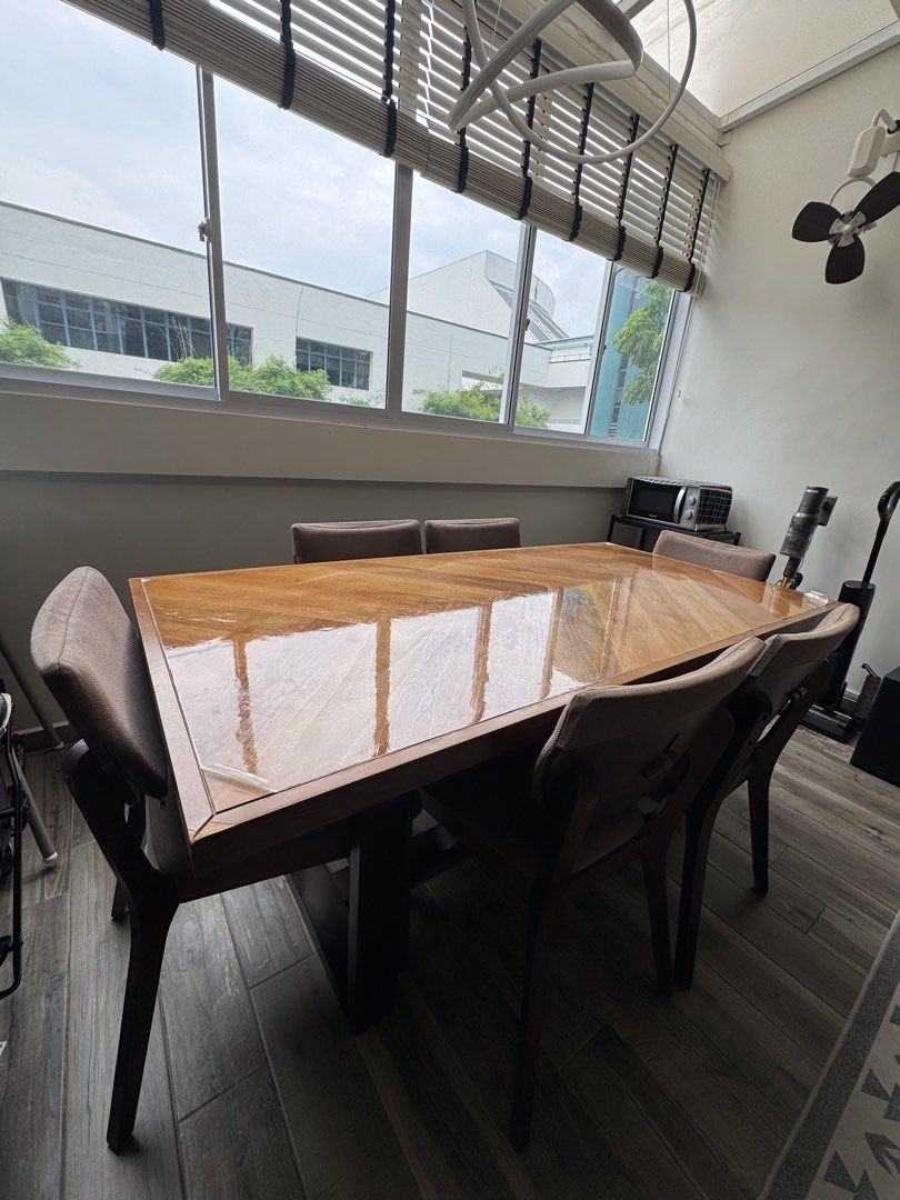 Dining table (Category: Tables & Sets) located in Singapore. Submitted by karftwerks (Listing ID 1451917606, Image 2). Description: .