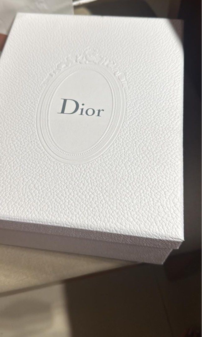 Mini Dior Saddle Bag Oblique Canvas (Category: Luxury Bags & Wallets) located in San Fernando. Submitted by ThrifinityandBeyond (Listing ID 1452032664, Image 3). Description: - ORIGINAL Dior Saddle Bag - Iconic Dior Oblique canvas - Genuine leather trim - Elegant gold hardware - Includes original dust bag - Comes with authenticity card (from dior vancouver) - A must-have classic for your collection - complete inclusion (box, card, pouch) .