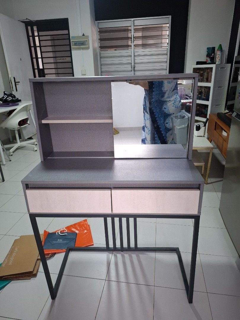 Dressing table (Category: Other Home Furniture) located in Singapore. Submitted by nurfainail69195 (Listing ID 1451974325, Image 2). Description: .