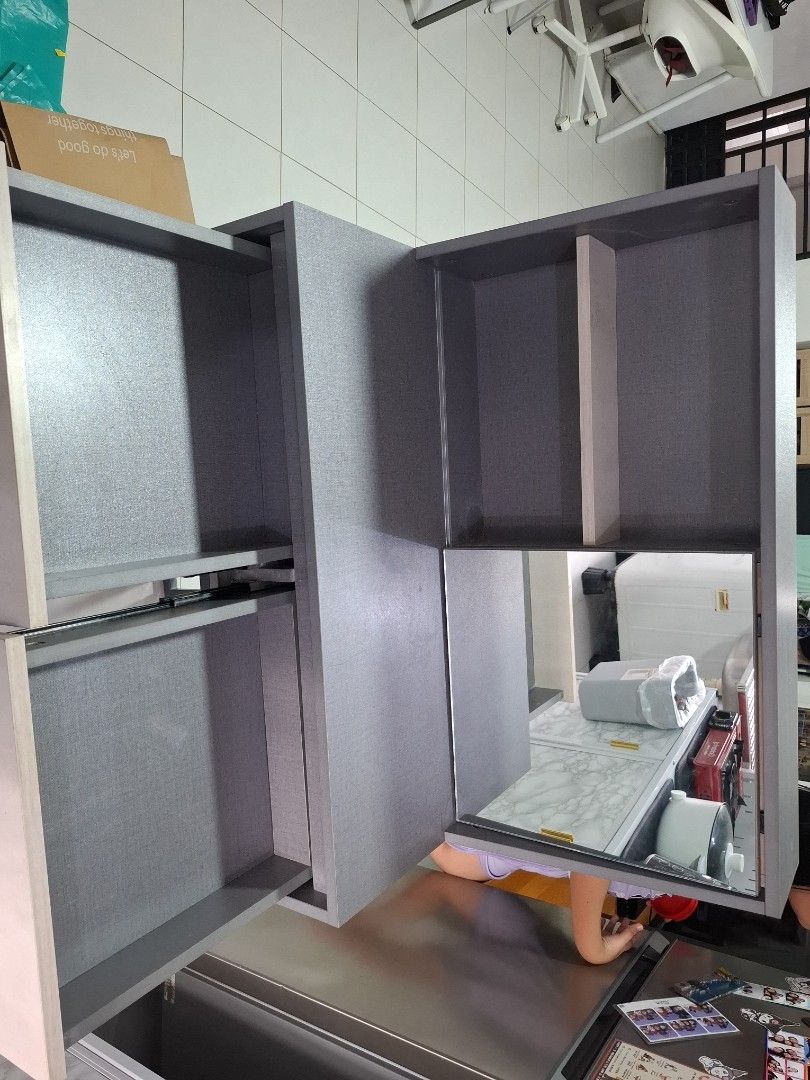 Dressing table (Category: Other Home Furniture) located in Singapore. Submitted by nurfainail69195 (Listing ID 1451974325, Image 3). Description: .