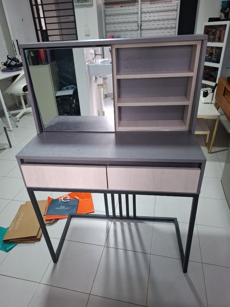 Dressing table (Category: Other Home Furniture) located in Singapore. Submitted by nurfainail69195 (Listing ID 1451974325, Image 1). Description: .