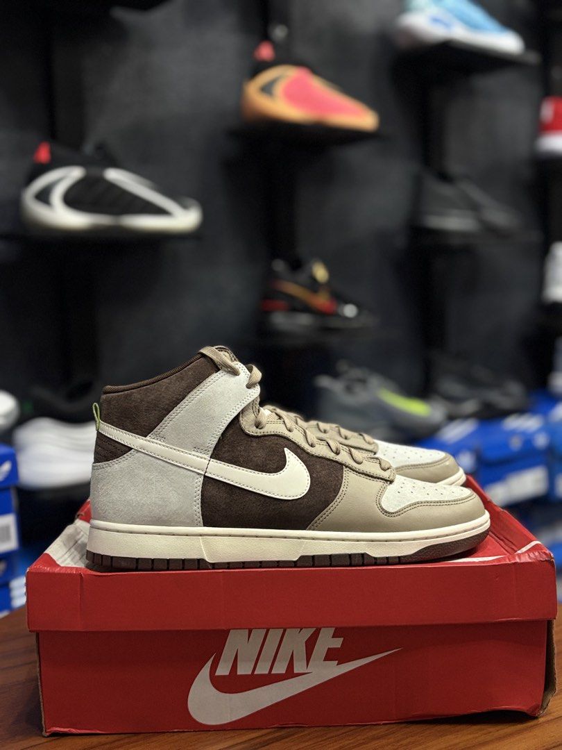 Dunk High Light Chocolate (Category: Sneakers) located in Cavite. Submitted by jairo13 (Listing ID 1451909868, Image 1). Description: Dunk High Light Chocolate 12us | Brandnew ₱1,695.00 Ig&Fb: ShoesoleCavite 📍Silang,Cavite 🚚Jrs / Lbc / Lalamove 💵Gcash / Gotyme / Bdo.