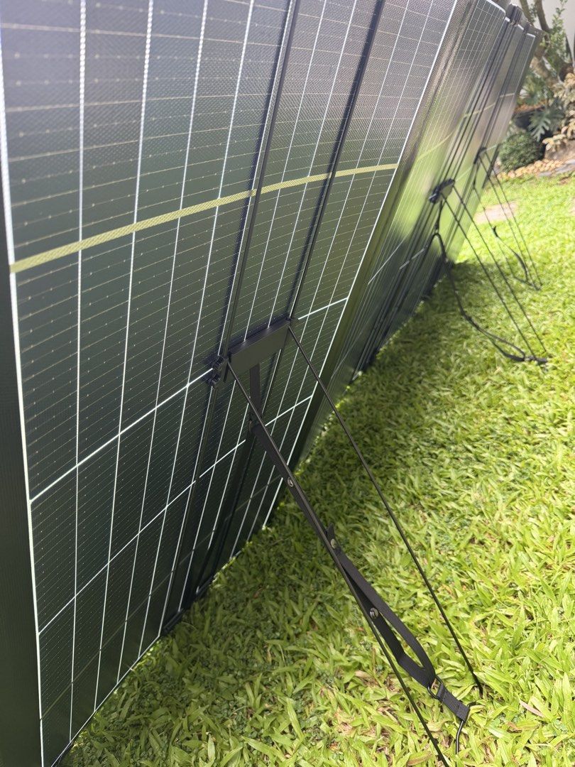 EcoFlow 400W Portable Solar Panel (Category: Hiking & Camping) located in Makati City. Submitted by heisenberg185 (Listing ID 1451970466, Image 2). Description: EcoFlow 400W Portable Solar Panel Lite Selling my EcoFlow 400W Portable Solar Panel Lite. It’s in excellent condition and works perfectly. Used only a handful of times and always well taken care of. It looks almost like new. No issues, no damage, and everything functions exactly as it sho