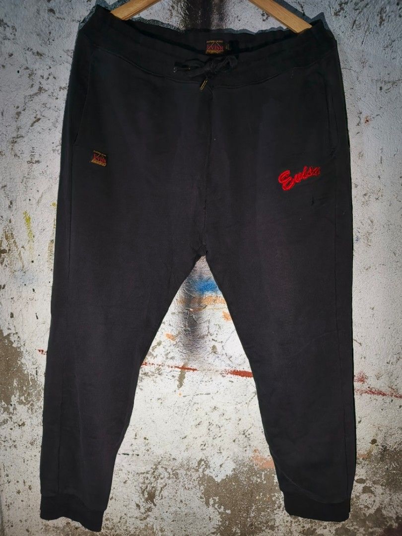 EVISU JOGGER EMBROIDERED (Category: Joggers) located in Makati City. Submitted by updownthrift (Listing ID 1452091143, Image 1). Description: SIZE 34-38 ISSUE: REPAIRED STITCH POCKET PART.
