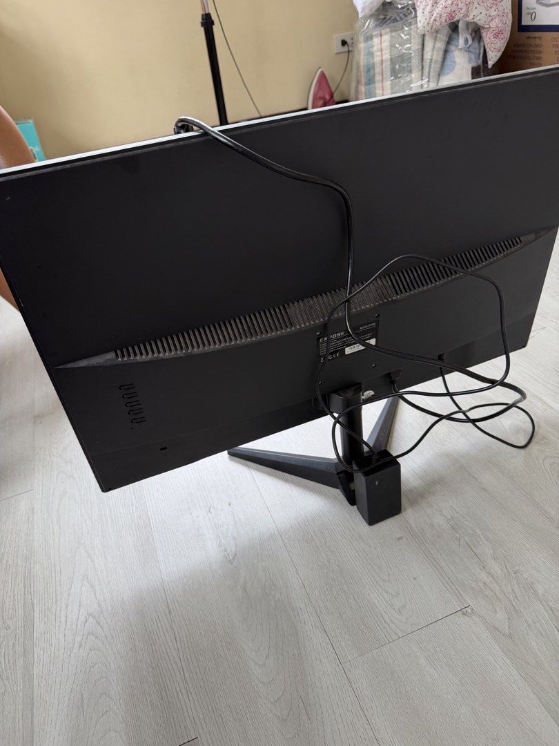 EXPOSE Computer Monitor with Stand (Category: Desktops) located in Pasig City. Submitted by michtnunez (Listing ID 1451912444, Image 3). Description: - Monitor for sale - Comes with original stand - Cables are attached - Ready for work or gaming - Screen is black - Feel free to ask questions.