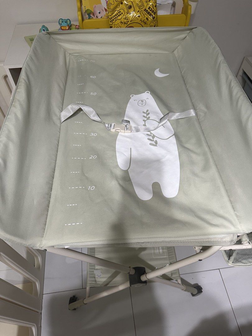 Foldable Changing table (Category: Changing Mats & Accessories) located in Singapore. Submitted by clarayingyuan (Listing ID 1452050527, Image 1). Description: .