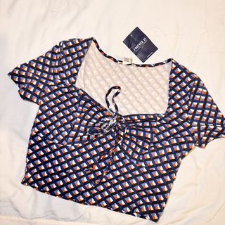 (Category: ) located in . Submitted by chicpickcloset_ (Listing ID 1452038111, Image 1). Description: .