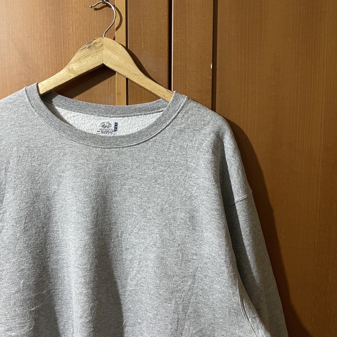 Fruit of the Loom Gray Pullover Sweatshirt XL (Category: Coats, Jackets and Outerwear) located in Manila. Submitted by goldenturtle.bfdfc0 (Listing ID 1452010133, Image 2). Description: - Gray Fruit of the Loom Crewneck Pullover - Size: XL - Material: 50% Cotton, 50% Polyester - Measurements: 25 inches wide, 29 inches long - Features: Basic, comfortable, great for everyday wear and layering..