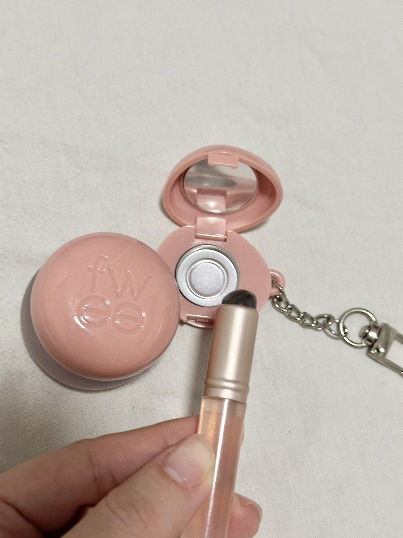 Fwee multi pot Blush (Category: Makeup) located in Quezon City. Submitted by declutterwm3 (Listing ID 1452050454, Image 1). Description: - Cute Fwee blush compact - Includes keychain - Comes with a small applicator - Lovely rosy pink shade - Ideal for on-the-go touch-ups - Soft pink compact color.