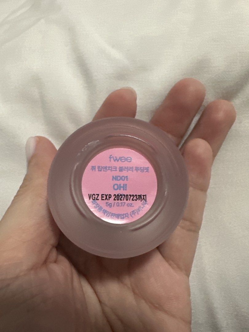 Fwee multi pot Blush (Category: Makeup) located in Quezon City. Submitted by declutterwm3 (Listing ID 1452050454, Image 3). Description: - Cute Fwee blush compact - Includes keychain - Comes with a small applicator - Lovely rosy pink shade - Ideal for on-the-go touch-ups - Soft pink compact color.