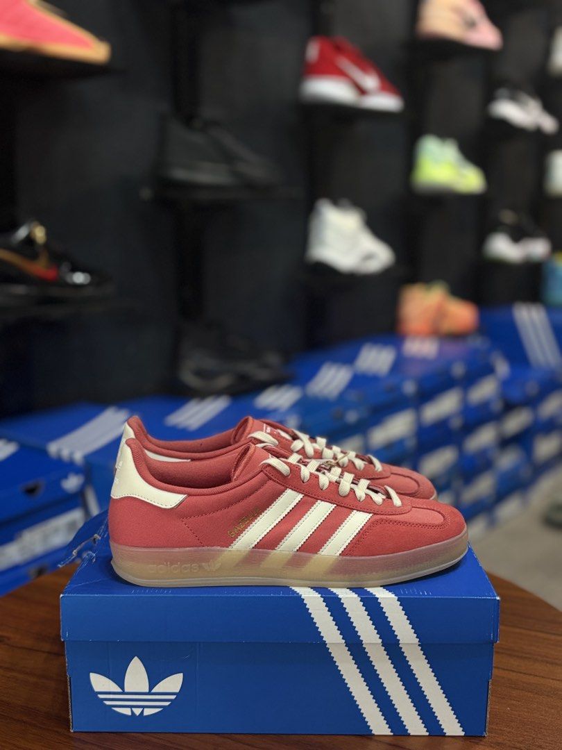 Gazelle Indoor Crered (Category: Sneakers) located in Cavite. Submitted by jairo13 (Listing ID 1451910802, Image 1). Description: Gazelle Indoor Crered 8.5us | Brandnew ₱2,995.00 Ig&Fb: ShoesoleCavite 📍Silang,Cavite 🚚Jrs / Lbc / Lalamove 💵Gcash / Gotyme / Bdo.