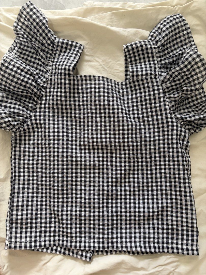 Gingham Kids Top (Category: Babies & Kids Fashion) located in Lipa City. Submitted by riz022 (Listing ID 1452008414, Image 2). Description: 9mos til 2 petite Likenew.