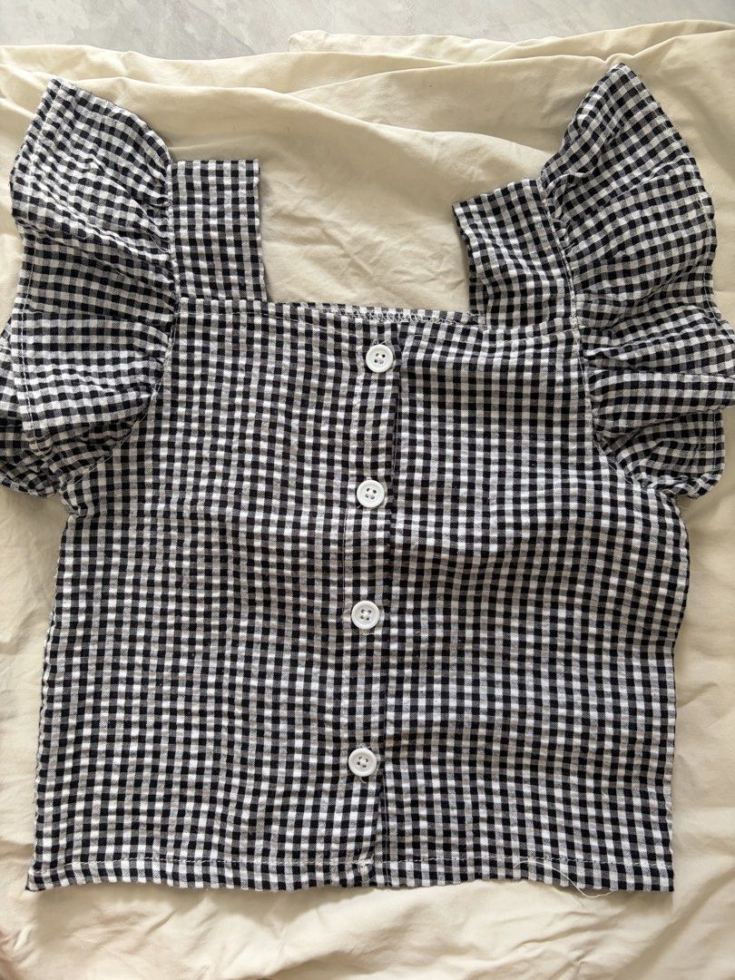 Gingham Kids Top (Category: Babies & Kids Fashion) located in Lipa City. Submitted by riz022 (Listing ID 1452008414, Image 1). Description: 9mos til 2 petite Likenew.