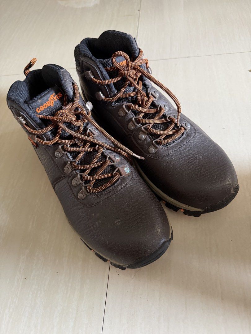 Goodyear Hiking Boots (Dark Brown) (Category: Casual Shoes) located in Mandaluyong City. Submitted by monabananaaa (Listing ID 1451944937, Image 1). Description: Never used but naluma because nakatabi lang Size 9.5 Men’s See last photo for flaw Needs wiping lang.