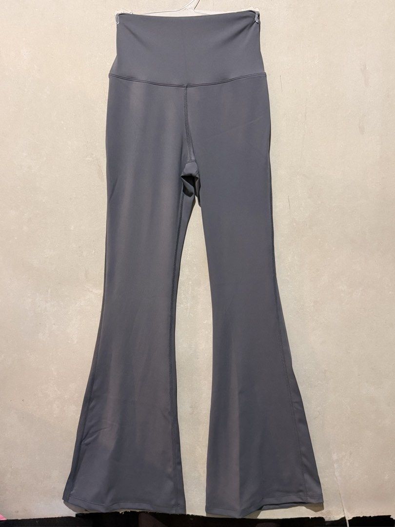 Grey Flared Leggings High Waisted Yoga Pants (Category: Other Bottoms) located in Manila. Submitted by kimchimie (Listing ID 1452038643, Image 1). Description: - Grey flared leggings - High-waisted for comfort - Stretchy material, ideal for yoga or casual wear - Stylish flare at the bottom - s up to med - no issue.