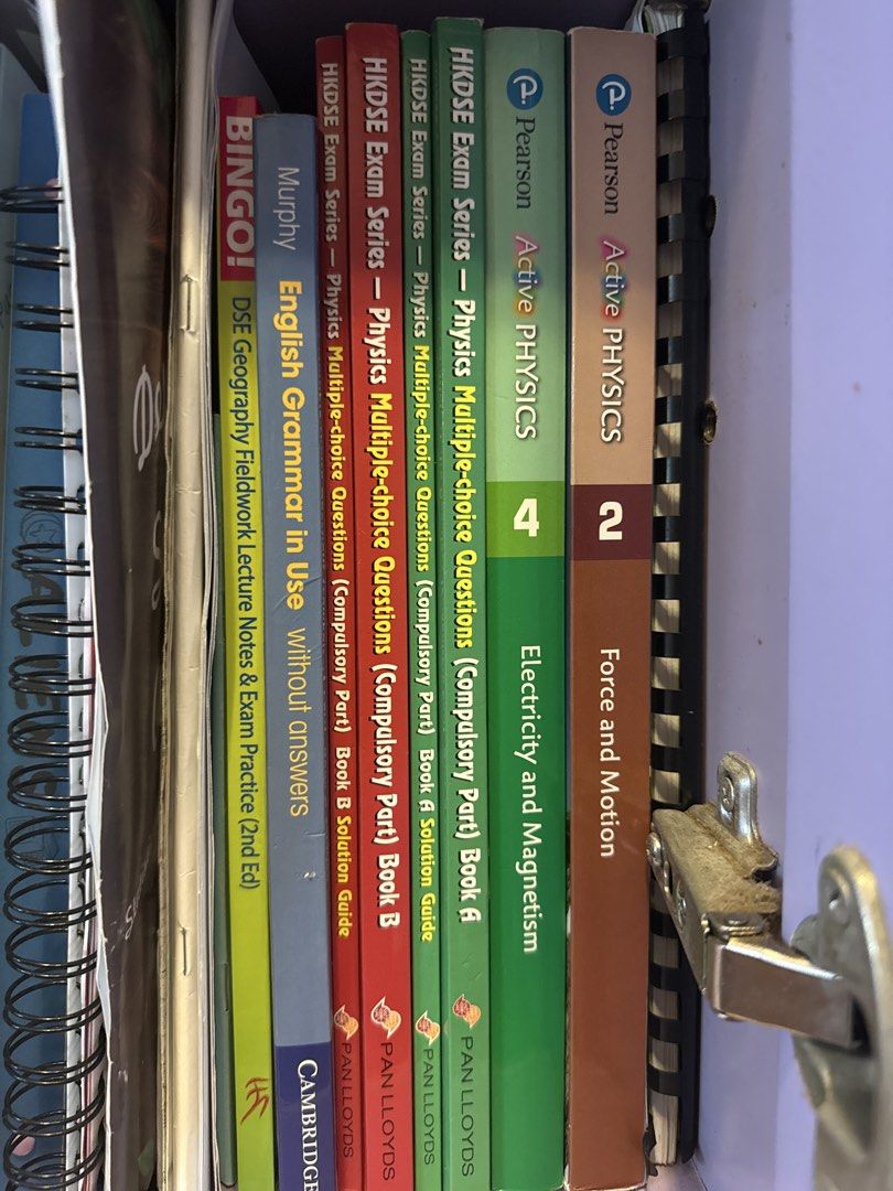 HKDSE Physics & English Grammar Books, Geography Notes （分類：教科書）位於 Hong Kong。 由 carcarwai2.0 提交（商品編號 1452007372，圖片 1）。簡介： DM 來問價錢 同我講form 幾 我就同你講有D咩書/練習 Selling HKDSE exam prep books. Includes Physics Multiple-choice Questions (Compulsory Part) Books A & B with solution guides. Also have English Grammar in Use by Murphy (without answers). Plus, BINGO! DSE Geography Fieldwork Lecture Notes & Exam Practice (2nd Ed). Great for revision.。