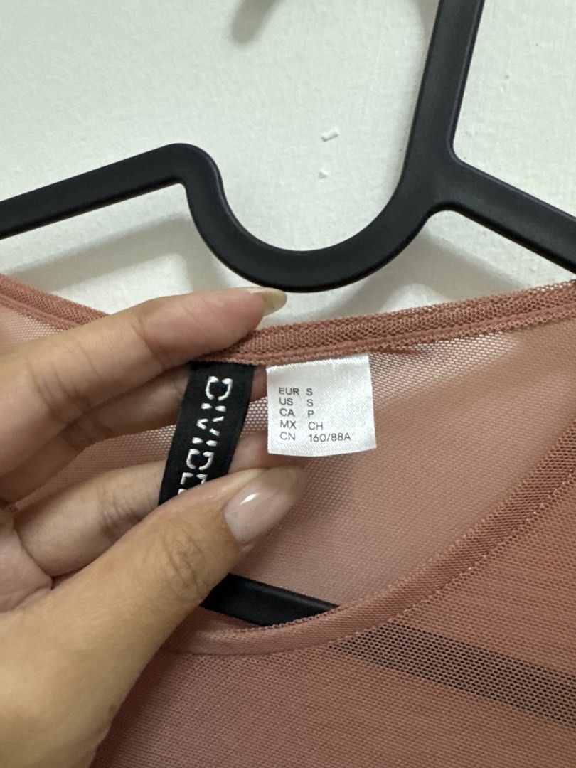 H&M Sheer Top (Category: Blouses) located in Quezon City. Submitted by fromthreesha (Listing ID 1451975183, Image 2). Description: Never used. .