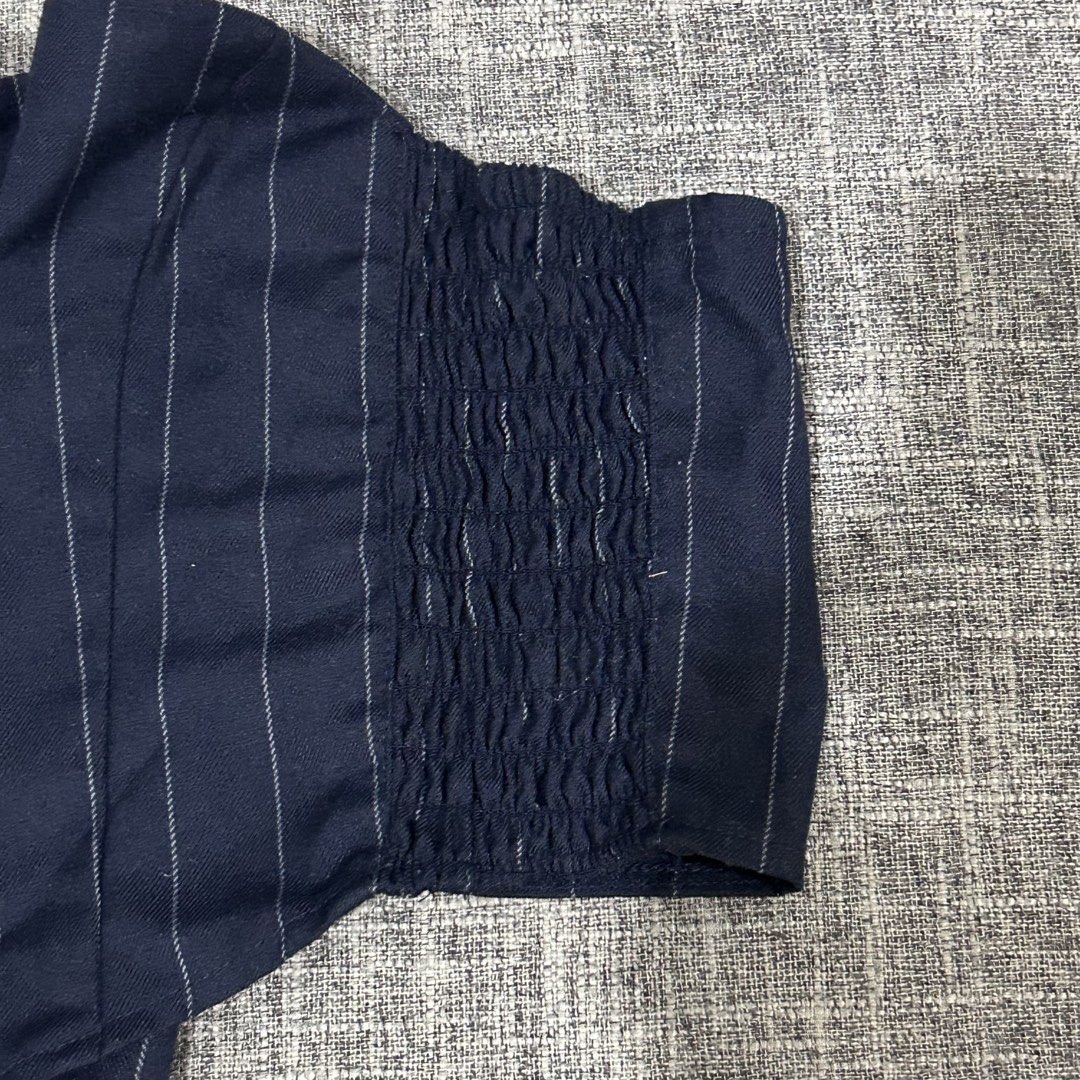 H&M Navy Blue Striped Tube Top (Category: Others Tops) located in Quezon City. Submitted by tdclutters (Listing ID 1452036364, Image 2). Description: Size: Small Garterized sides Still in good condition 💗 RFS: Not into tube tops anymore.