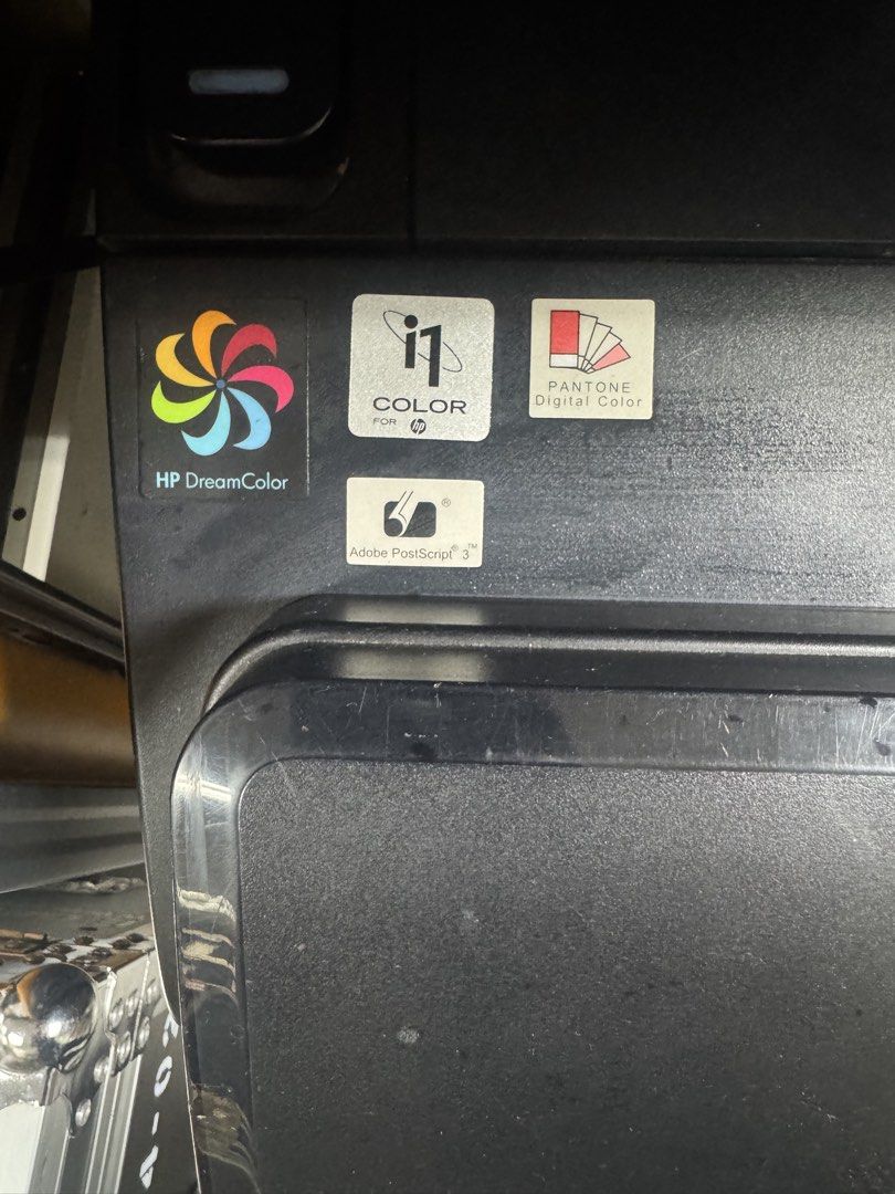HP Large Format Printer (Category: Printers, Scanners & Copiers) located in Singapore. Submitted by andyezr (Listing ID 1452003928, Image 2). Description: Condition as it is. (7.5/10) Working condition. Please arrange own delivery, 221 Henderson Building, Singapore 159557..