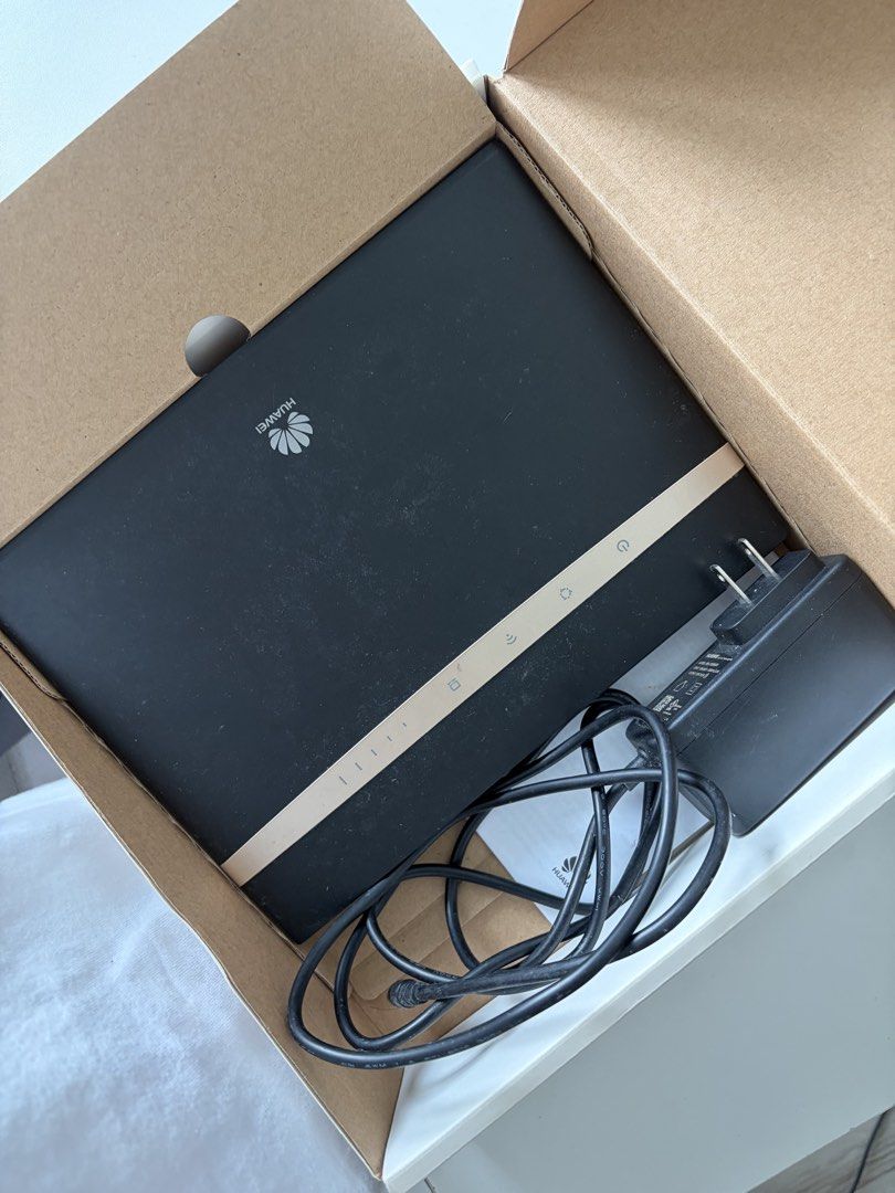 Huawei B525-65A Openline (Black Mamba) (Category: Networking) located in Quezon City. Submitted by ishaaaaaaa_ (Listing ID 1451946652, Image 2). Description: Huawei B525-65A Openline (Black Mamba) Price: P2,000 (wala napo tatawad) RFS: Decluttering Loc: Pasig, Tiendesitas Area Key Specifications * Network Support: 4G LTE Cat6 * Maximum Speeds: Up to 300 Mbps download, 50 Mbps upload * Wi-Fi: 802.11a/b/g/n/ac, dual-band * Capacity: Up to 64 wirele